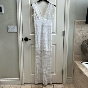 BEBE double v neck lace maxi dress